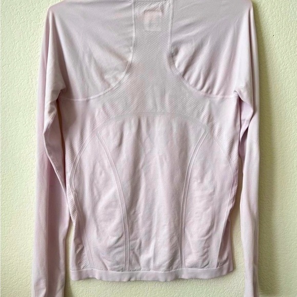 Athleta Momentum Seamless Top long sleeve blush delicate pink 530524 thumb holes - Picture 4 of 4